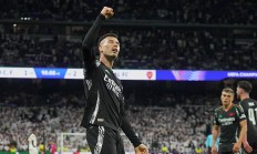 九游体育-阿森纳客场大胜，锋线组合灵活进攻犀利