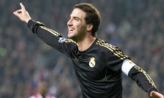 九游APP-新王当立，切特关键一击，骑士正面击溃卫冕冠军