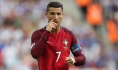 九游娱乐入口-西亚卡姆统治全场，广州队险胜四川队背后的战术博弈