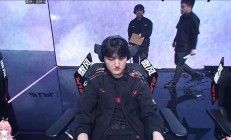 九游娱乐app下载-DK鏖战JDG，Doinb极限生还后反打顶尖较量入围赛，锁定晋级资格的简单介绍