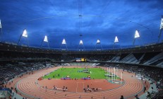 九游游戏-灰熊对阵太阳，库里关键战不手软，勇士领袖再证王者本色