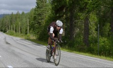 九游娱乐首页-戈贝尔存在感拉满，掘金一波带走太阳，防守的艺术与团队的胜利