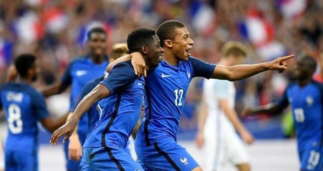 包含球队锋线火力强大,瞄准对手破门的词条 包含球队锋线火力强大,瞄准对手破门的词条