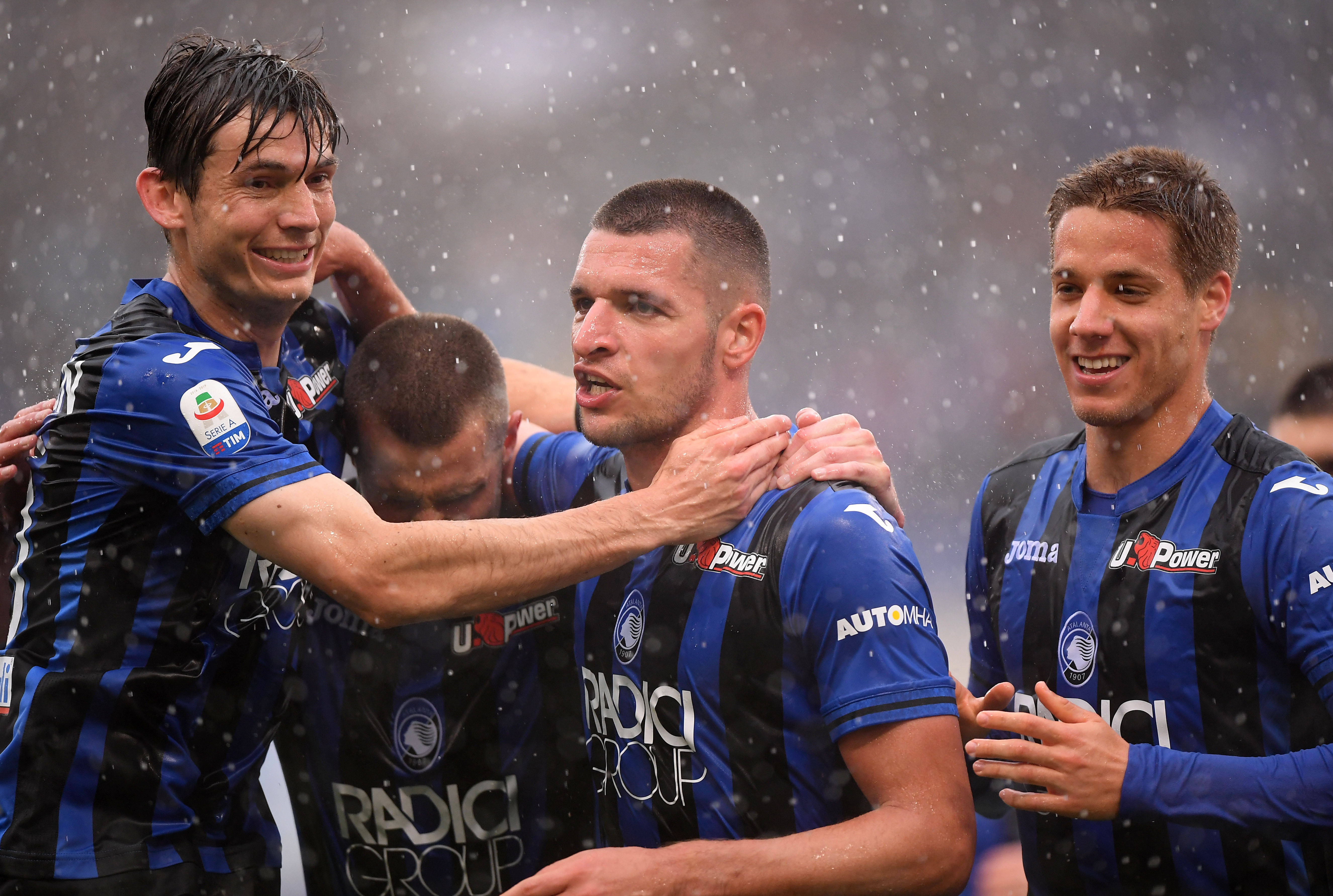 拉齐奥大胜热那亚,排名攀升 拉齐奥大胜热那亚,排名攀升