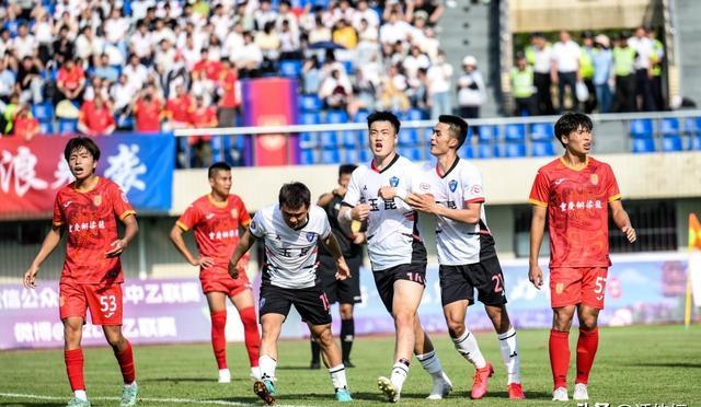 球队展现耀眼实力,斩获比赛冠军的简单介绍 球队展现耀眼实力,斩获比赛冠军的简单介绍