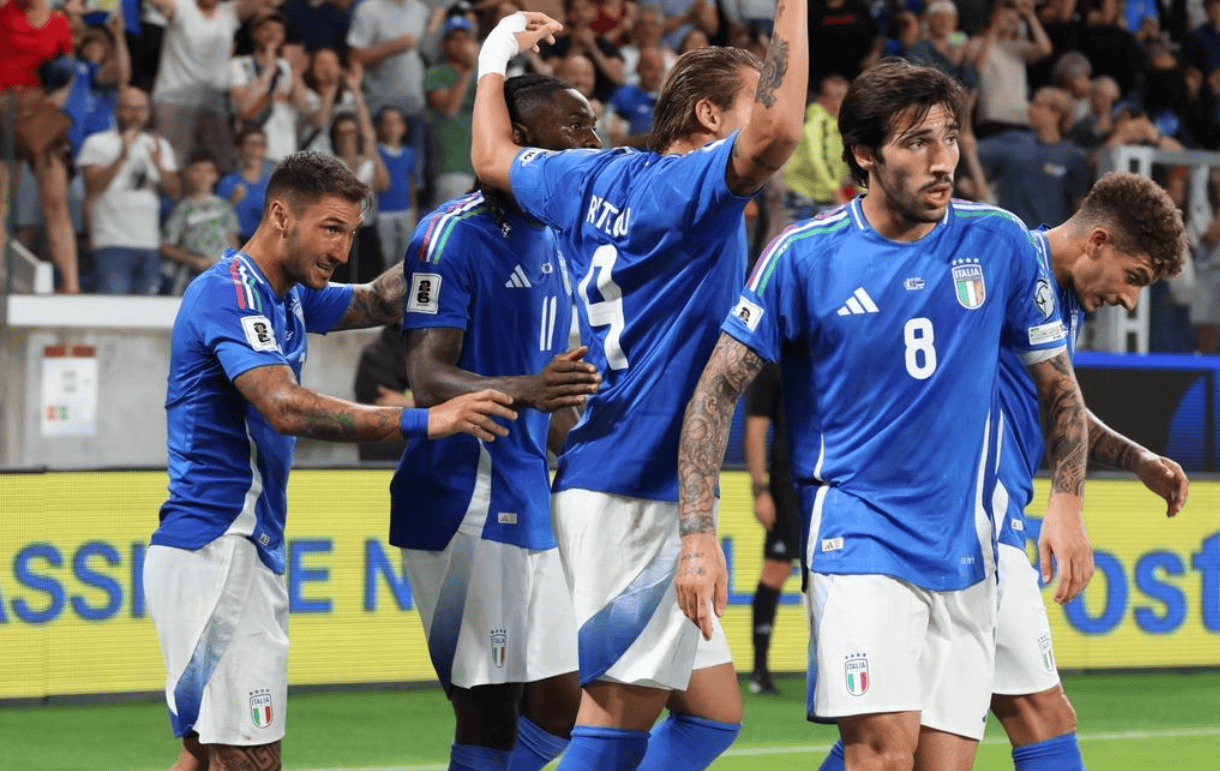 斯洛文尼亚队在欧预赛中追求突破,全力拼搏 斯洛文尼亚队在欧预赛中追求突破,全力拼搏