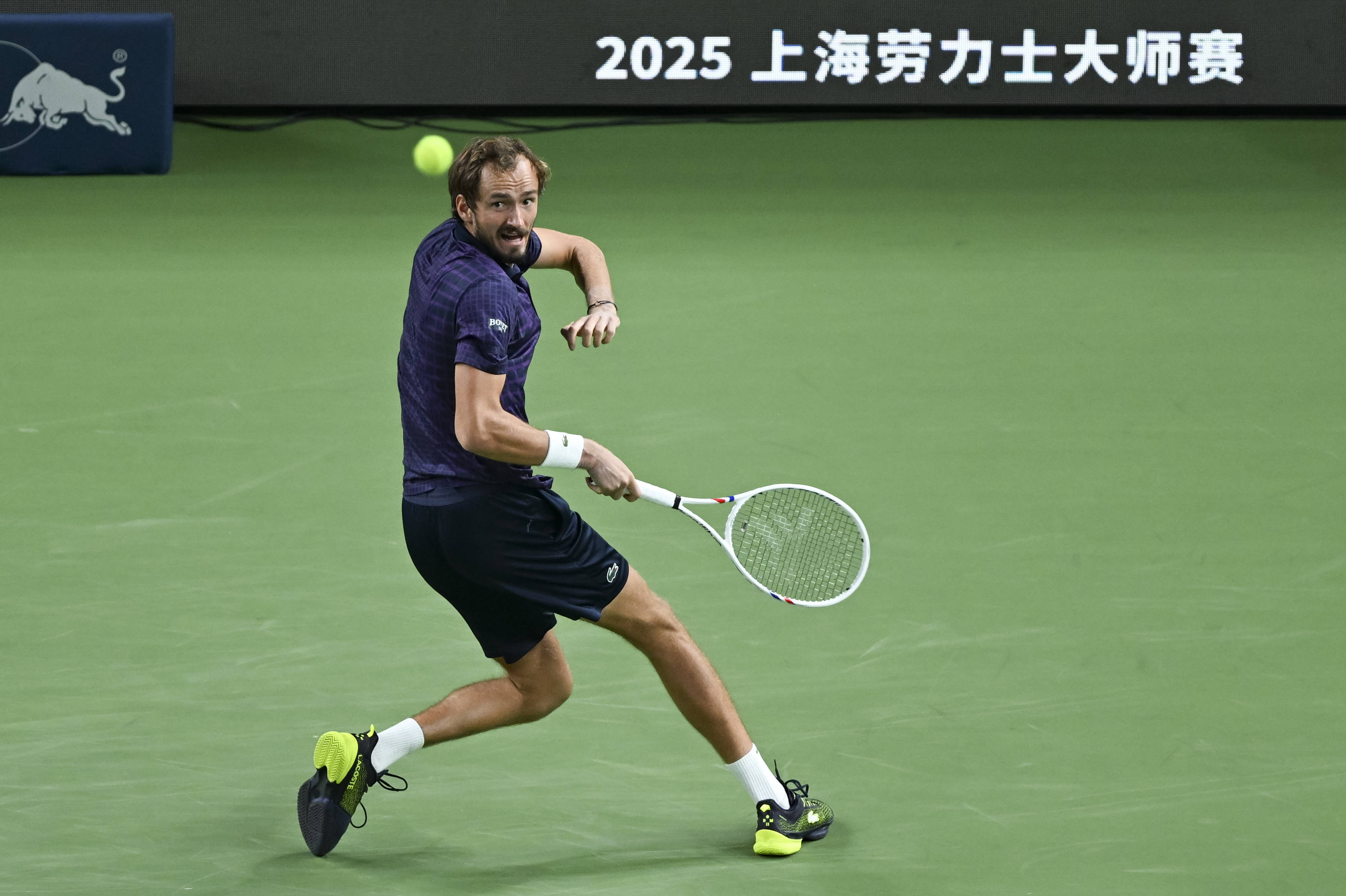 意大利网球队绝杀法国网球队，梅德韦杰夫制霸全场的简单介绍