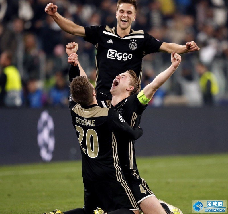 关于阿贾克斯实现惊艳逆转，晋级希望获得提升的信息