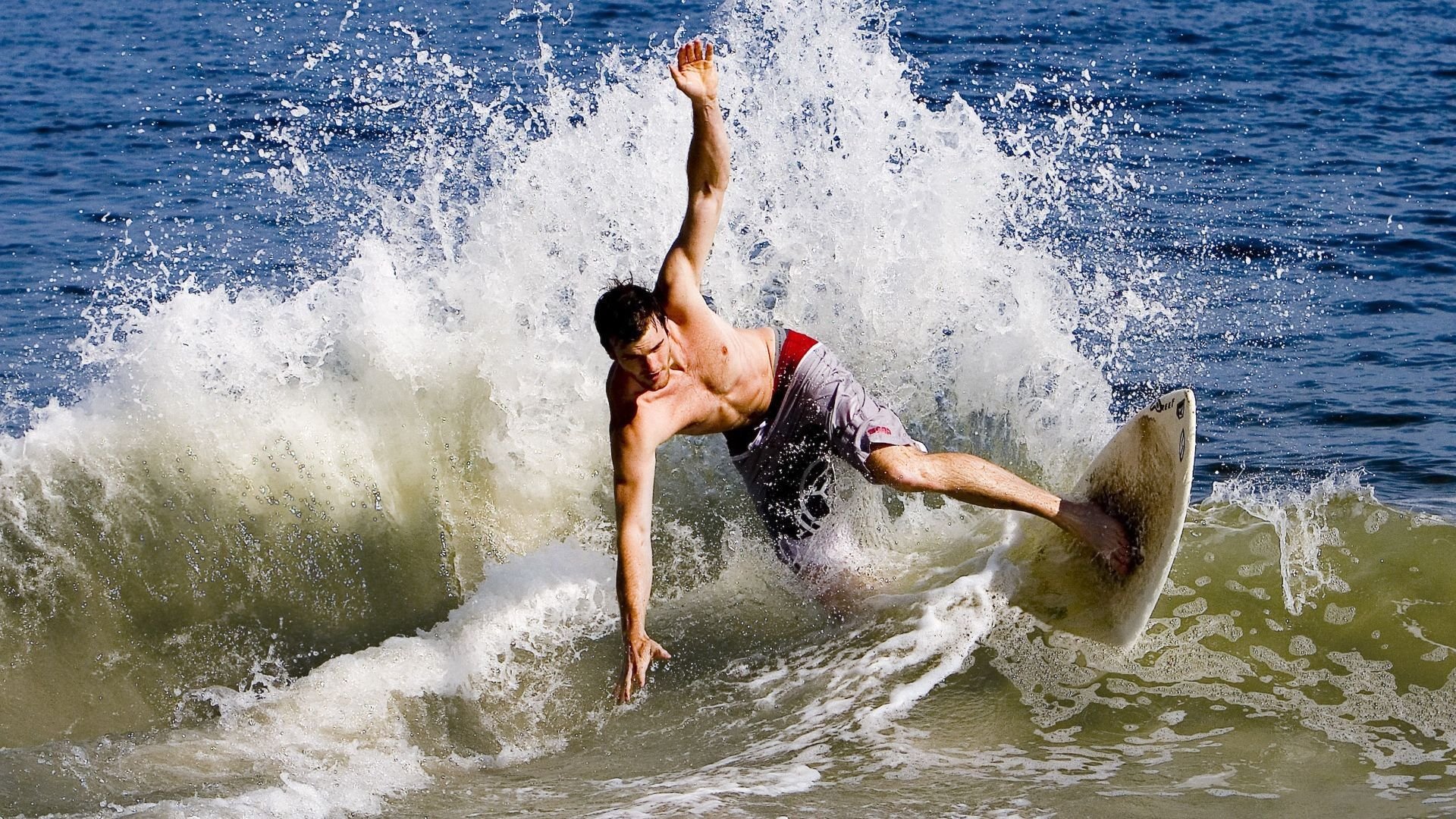 极速之夜，F1新赛季揭幕战与欧文的持续杀伤力