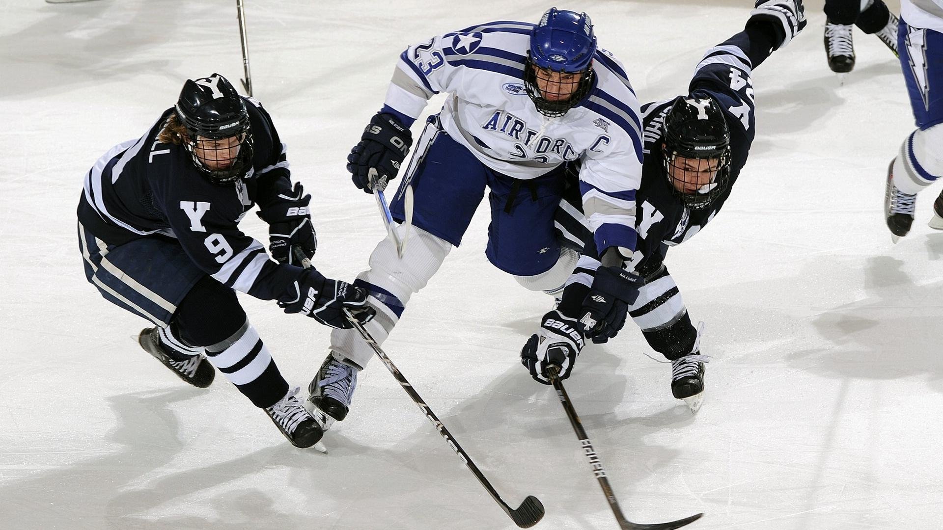 铁壁与利剑，德里赫特如何以唯一性防守锁死波兰，改写日式足球哲学